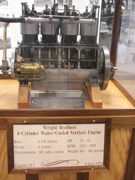 Wright_brothers_engine_17.jpg